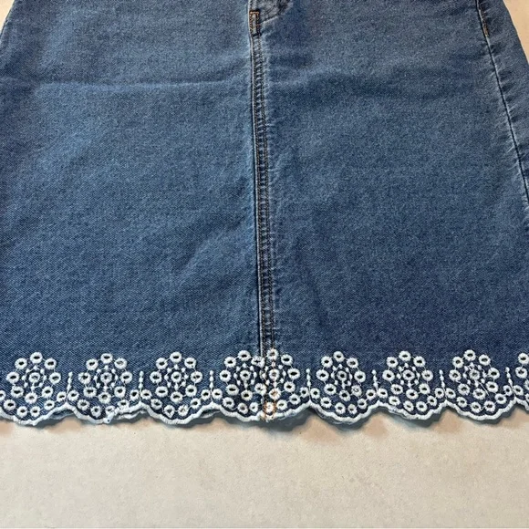 Tommy Jeans Embroidered Denim 20 in Skirt Women’s Size 6 Daisy Hem Blue Jean - Picture 3 of 9